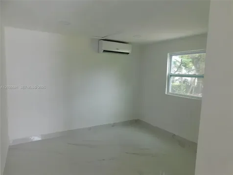 1605 NW 26th Street Miami FL 33142