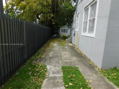 1605 NW 26th Street Miami FL 33142