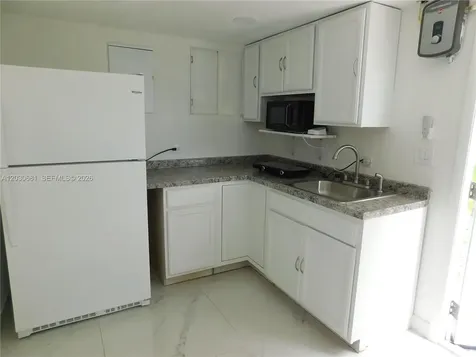 1605 NW 26th Street Miami FL 33142