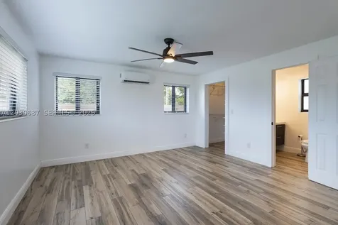 11431 SW 40th Terrace Miami FL 33165