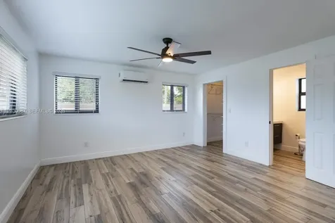 11431 SW 40th Terrace Miami FL 33165