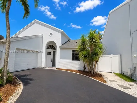 10791 SW 10th Place Davie FL 33324