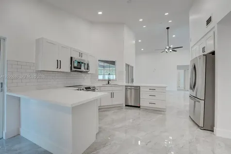 10791 SW 10th Place Davie FL 33324