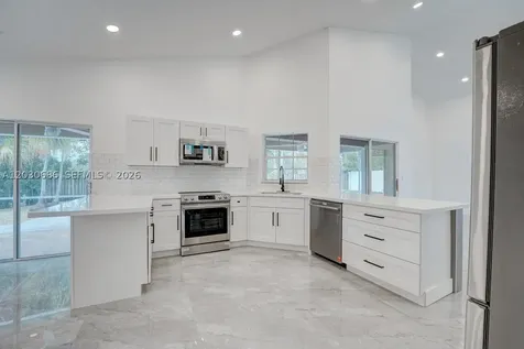 10791 SW 10th Place Davie FL 33324