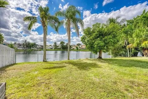 10791 SW 10th Place Davie FL 33324