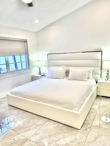 10791 SW 10th Place Davie FL 33324