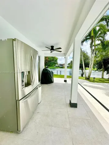 10791 SW 10th Place Davie FL 33324