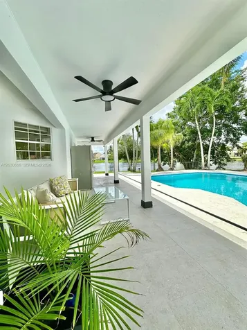 10791 SW 10th Place Davie FL 33324