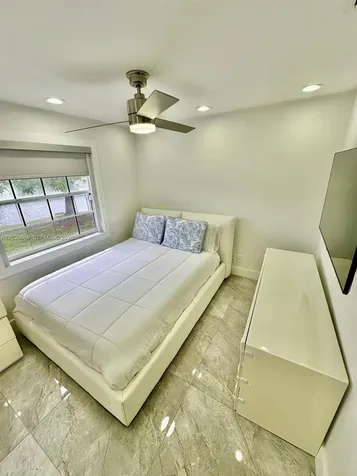10791 SW 10th Place Davie FL 33324