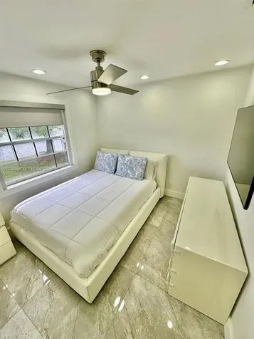 10791 SW 10th Place Davie FL 33324