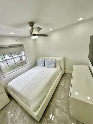 10791 SW 10th Place Davie FL 33324