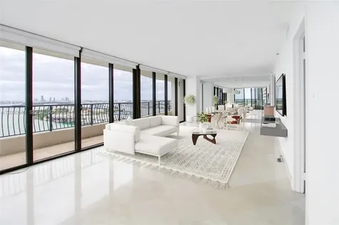 555 NE 15th Street Miami FL 33132