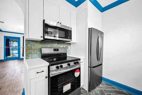 1605 Michigan Avenue Miami Beach FL 33139
