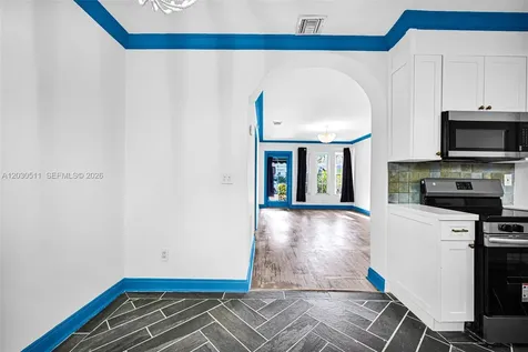 1605 Michigan Avenue Miami Beach FL 33139
