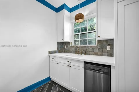 1605 Michigan Avenue Miami Beach FL 33139