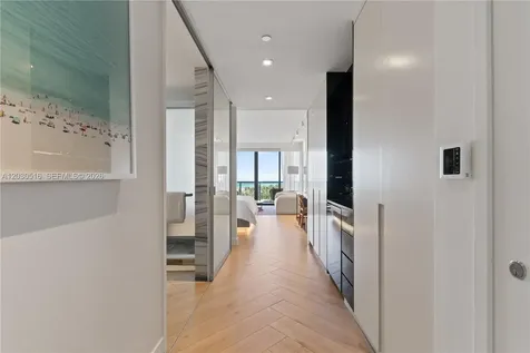 2201 Collins Avenue Miami Beach FL 33139