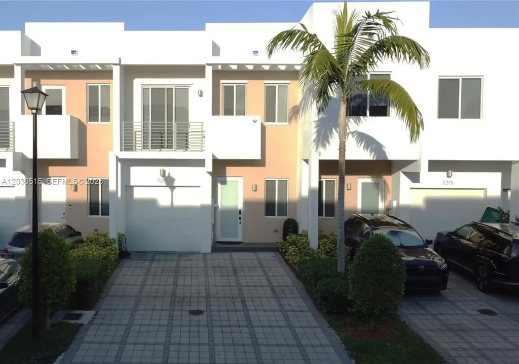 7221 NW 103rd Path Doral FL 33178