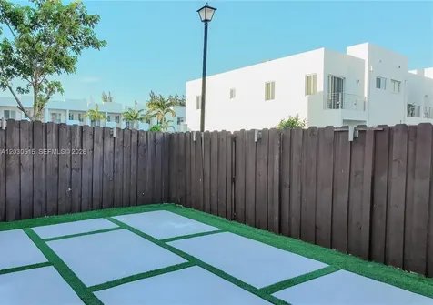 7221 NW 103rd Path Doral FL 33178