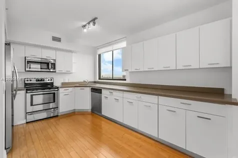 1330 West Avenue Miami Beach FL 33139