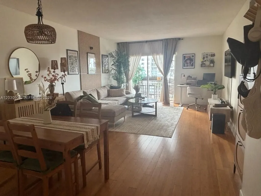 400 Kings Point Drive Sunny Isles Beach FL 33160
