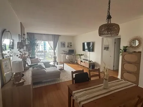 400 Kings Point Drive Sunny Isles Beach FL 33160