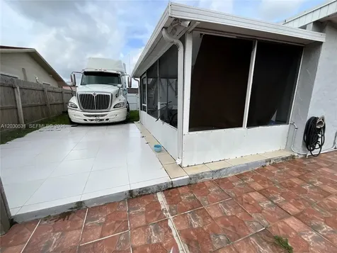 1905 SW 100th Avenue Miramar FL 33025