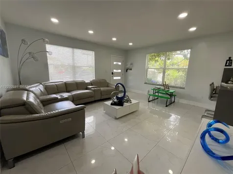 1905 SW 100th Avenue Miramar FL 33025