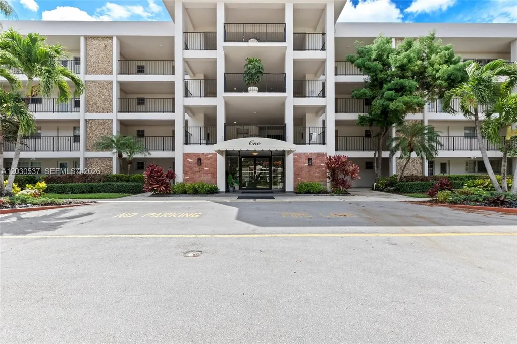 2800 N Palm Aire Drive Pompano Beach FL 33069