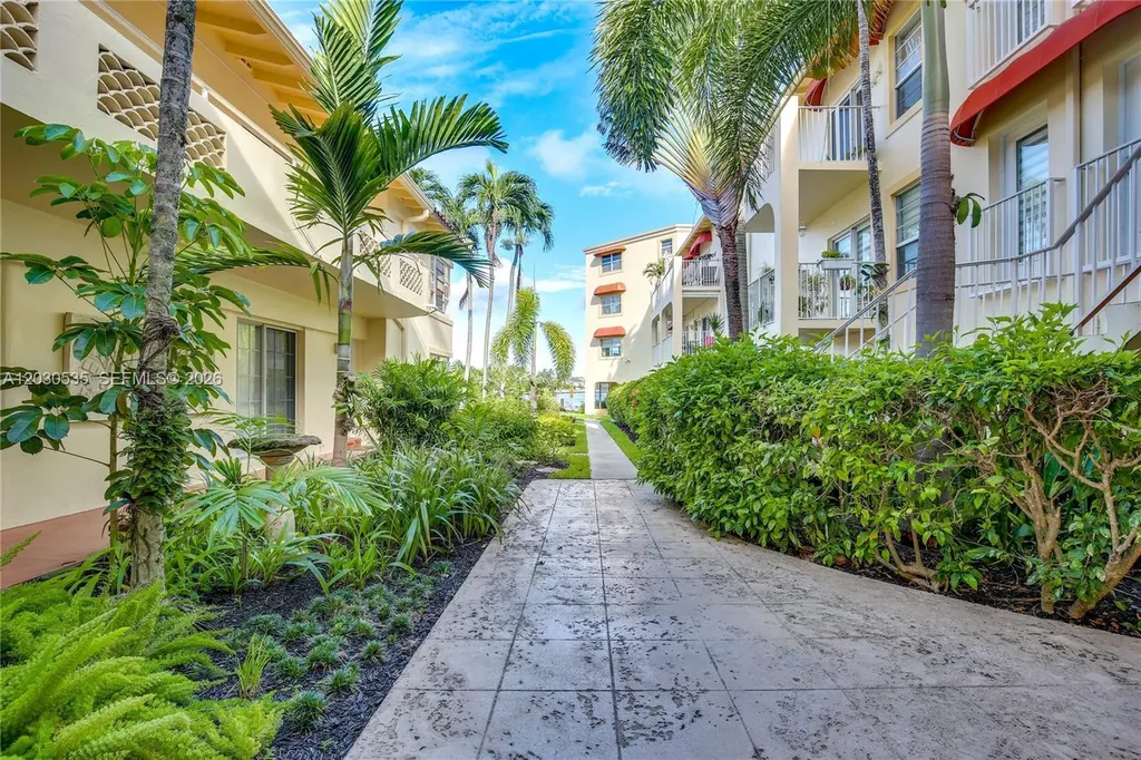 341 N Birch Road Fort Lauderdale FL 33304