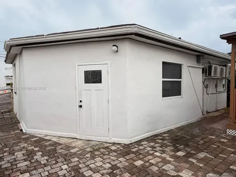 6801 SW 22nd Street Miami FL 33155