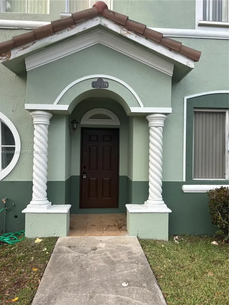 2726 SE 15th Place Homestead FL 33035