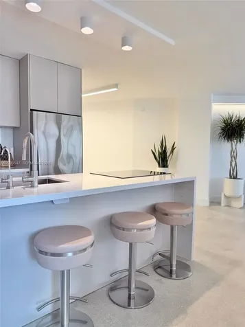 1881 Washington Avenue Miami Beach FL 33139