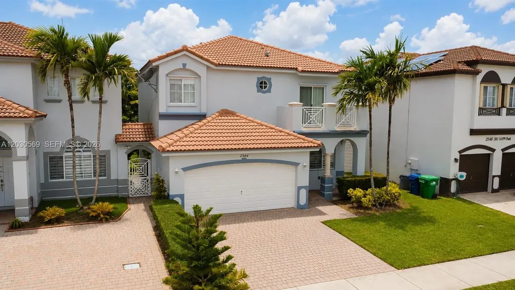 2564 SW 147th Path Miami FL 33185