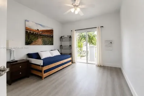 2564 SW 147th Path Miami FL 33185