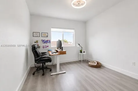 2564 SW 147th Path Miami FL 33185