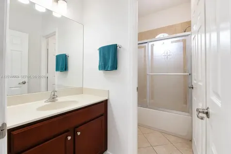 2564 SW 147th Path Miami FL 33185