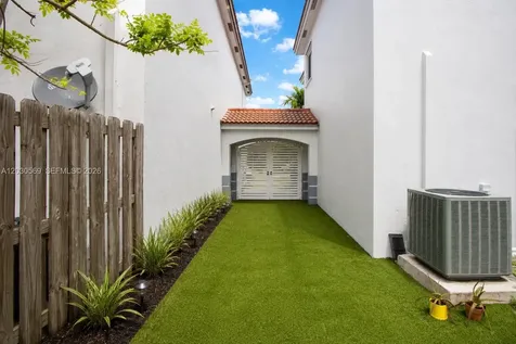 2564 SW 147th Path Miami FL 33185