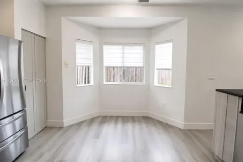 2564 SW 147th Path Miami FL 33185