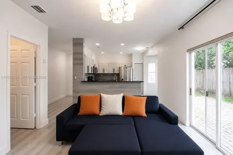 2564 SW 147th Path Miami FL 33185