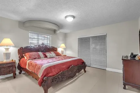 1320 SW 84th Avenue Miami FL 33144