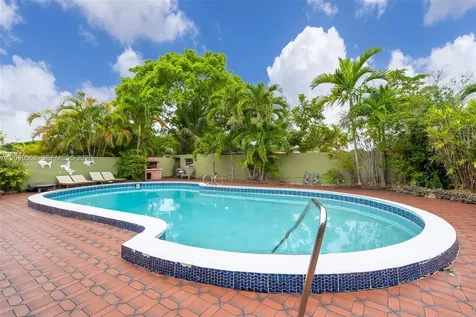 1320 SW 84th Avenue Miami FL 33144