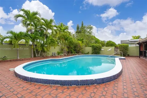 1320 SW 84th Avenue Miami FL 33144