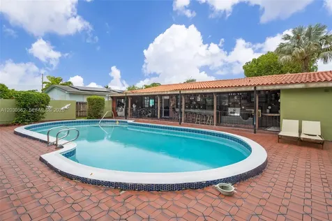 1320 SW 84th Avenue Miami FL 33144