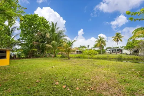 1320 SW 84th Avenue Miami FL 33144