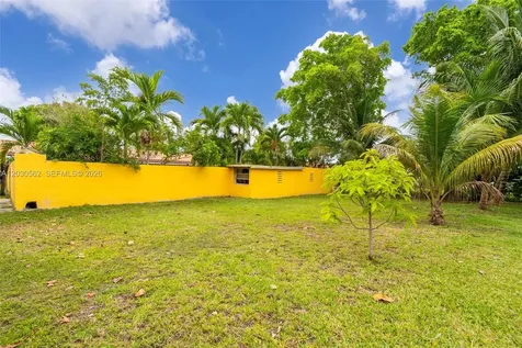1320 SW 84th Avenue Miami FL 33144