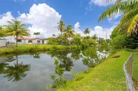 1320 SW 84th Avenue Miami FL 33144