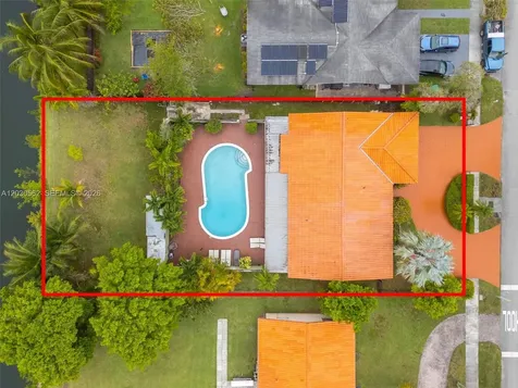 1320 SW 84th Avenue Miami FL 33144