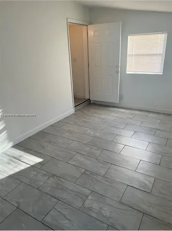 5920 NE 1st Terrace Oakland Park FL 33334