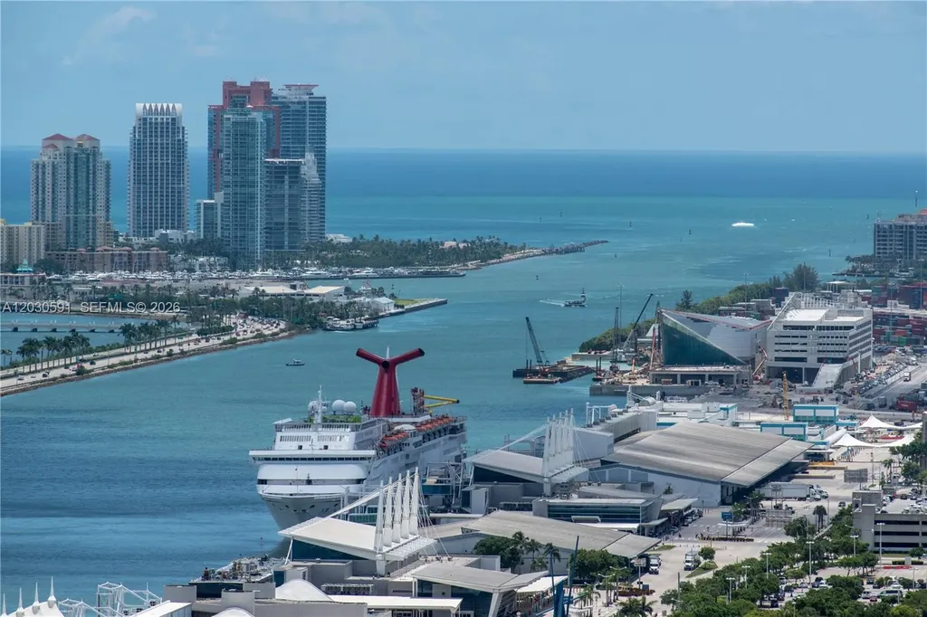 888 Biscayne Boulevard Miami FL 33132