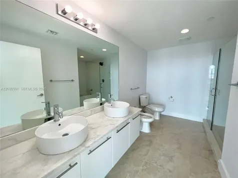888 Biscayne Boulevard Miami FL 33132